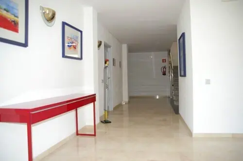 Centremar, Lobby