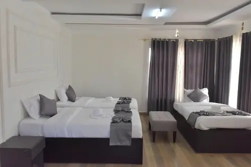 Olakira Mara Homes, Room