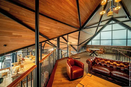 Diana Dea Lodge, Lobby sitting area