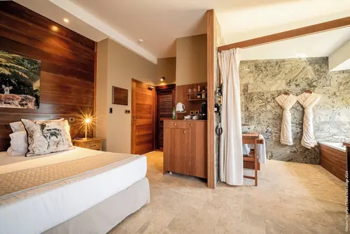 Diana Dea Lodge, Room
