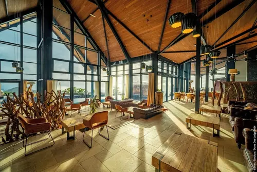 Diana Dea Lodge, Lobby