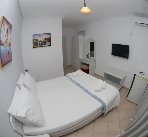 Hotel MS, Room
