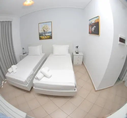 Hotel MS, Room