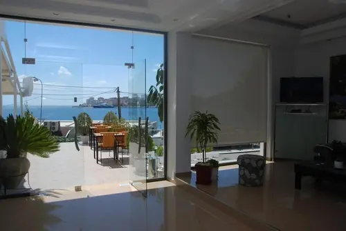 Hotel MS, Reception