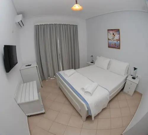 Hotel MS, Room