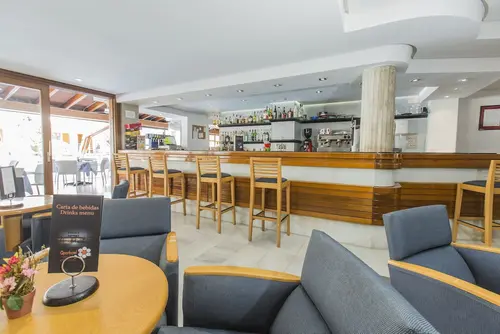 Aparthotel Flora, Bar (on property)