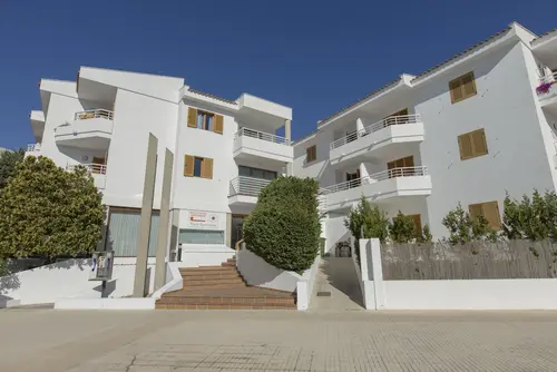 Aparthotel Flora, Front of property