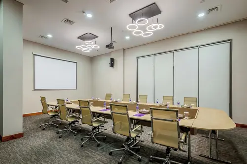 Flora Al Barsha Hotel at the Mall, Meeting facility