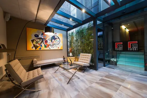 Hotel Favori, Check-in/check-out kiosk