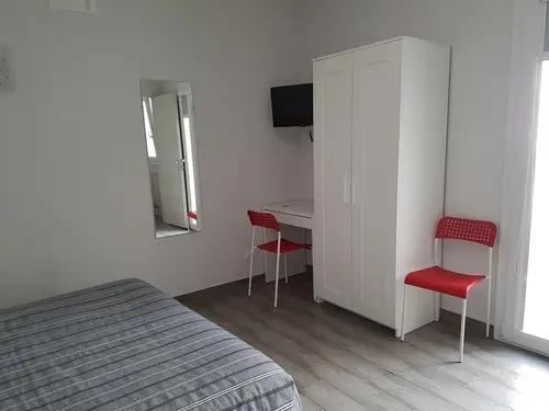 Beda Ragusa, Room