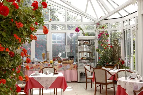 Hôtel L' Ecrin, Dining