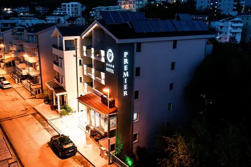 Hotel Premier, Front of property