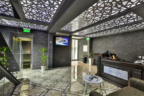 Hotel Premier, Reception
