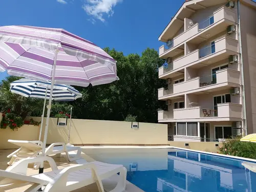Hotel Premier, Primary image