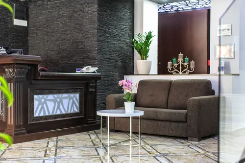 Hotel Premier, Reception