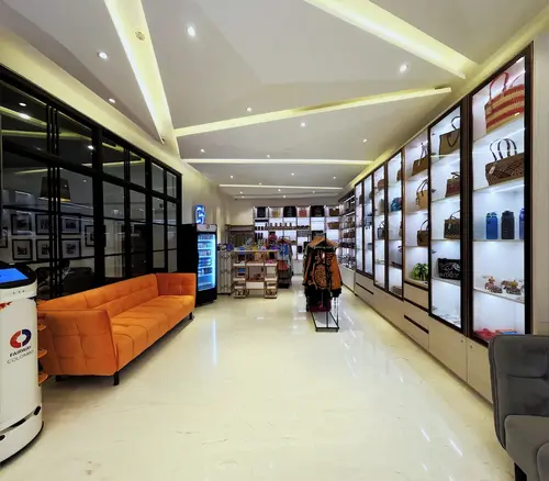 Fairway Colombo - Sri Lanka's First Hotel With Robot Technology, Lobby