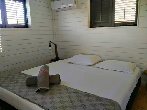 Red Palm Village, Room