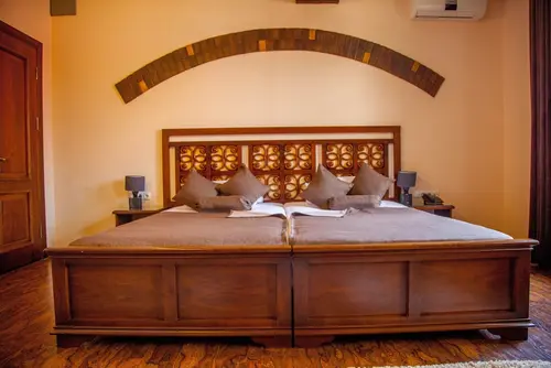 Platan, Room