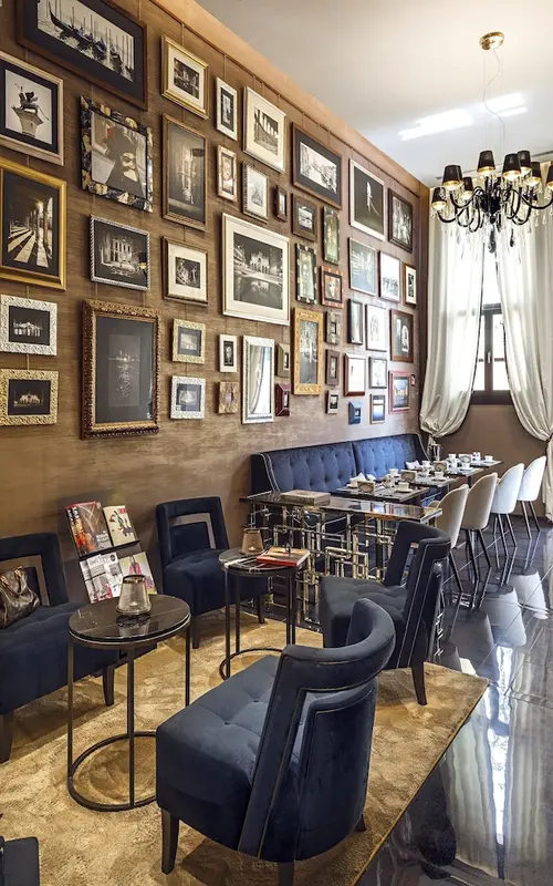 The Venice Times, Breakfast area