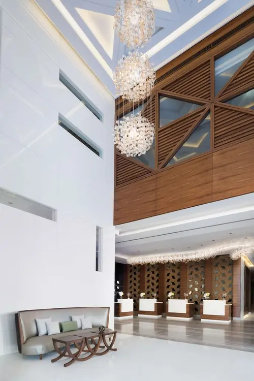 Radisson Blu Hotel Dubai Waterfront, Lobby