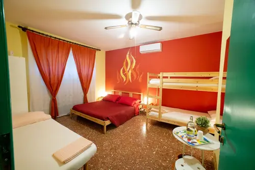 Ai 4 Elementi, Room