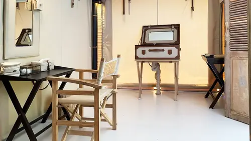 The Beige, Room