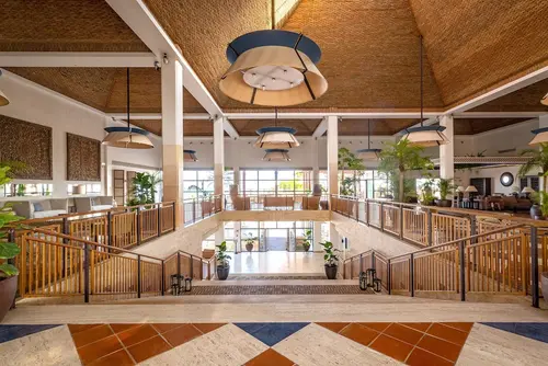 Grande Real Santa Eulalia Resort, Interior entrance