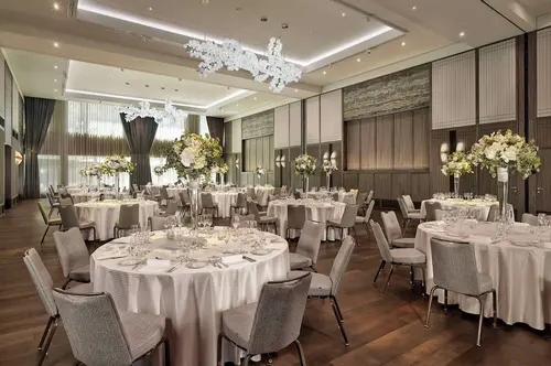 Park Hyatt Zurich, Lobby