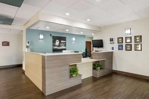 Best Western Plus Springfield Airport Inn, Lobby