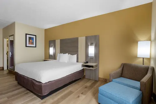 Best Western Plus Springfield Airport Inn, Room