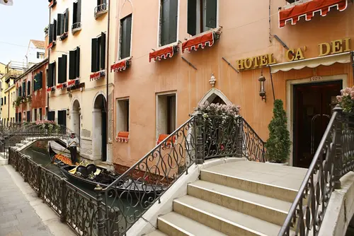 Ca' Dei Conti, Primary image