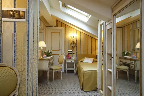 Ca' Dei Conti, Room