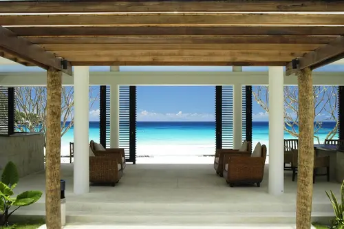The Racha, Lobby