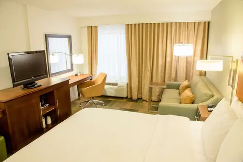 Hampton Inn & Suites Albany-Downtown, Room