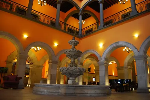 Hotel Morales Historical & Colonial Downtown Core, Lobby sitting area