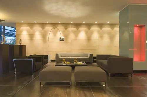 Hotel Cruise, Lobby sitting area