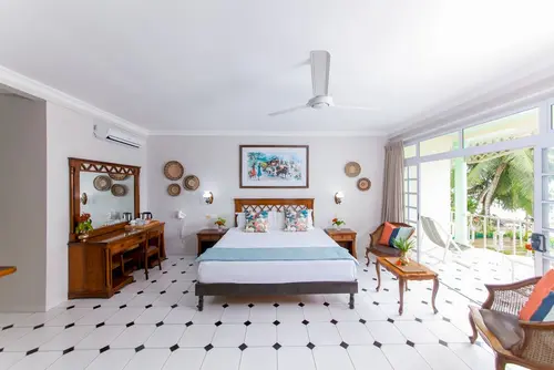 Palm Beach Hotel, Room