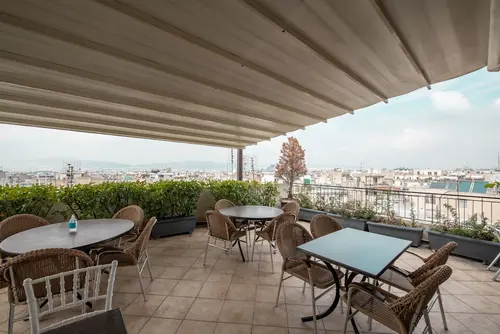 Golden City Hotel, Restaurant
