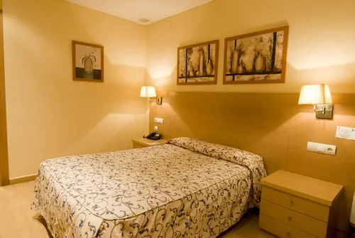 Ciutat de Sant Adria, Room