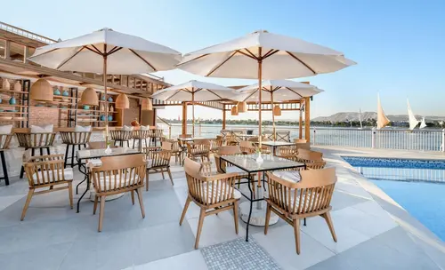 Iberotel Luxor, Poolside bar