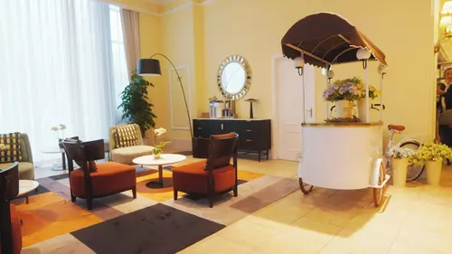 Green Court Residence City Center Shanghai, Lobby sitting area