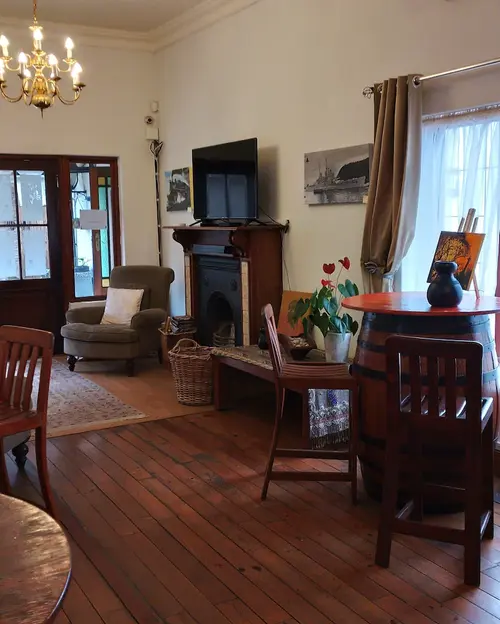 Le Bay Lodge, Interior