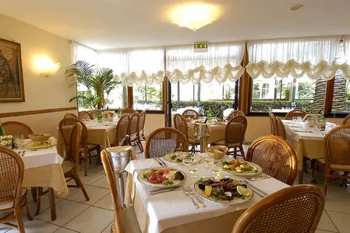 Hotel Eden, Restaurant