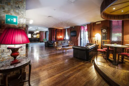 Colony Hotel, Lobby sitting area