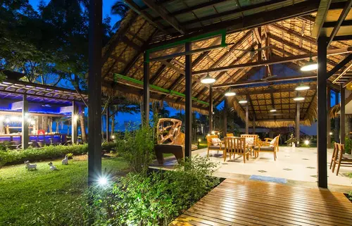 Islanda Hideaway Resort, Interior entrance