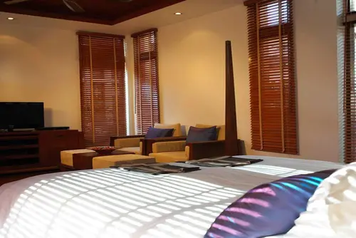 The Sarann, Room