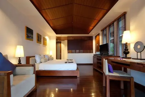 The Sarann, Room
