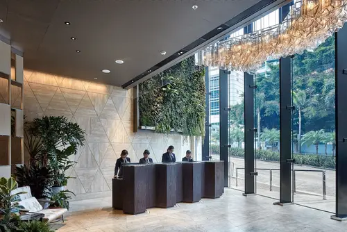 The Emperor Hotel, Reception