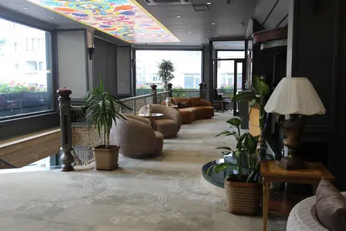 Funda Hotel, Lobby