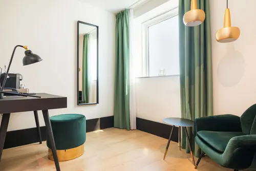 The James Hotel Rotterdam, Room